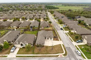 100 Kirkhill Cove, Hutto, TX 78634 - Photo 4