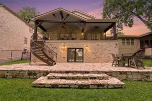 327 Meadowlakes Dr, Meadowlakes, TX 78654 - Photo 2