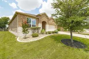 203 Longview Ln, Georgetown, TX 78633 - Photo 2