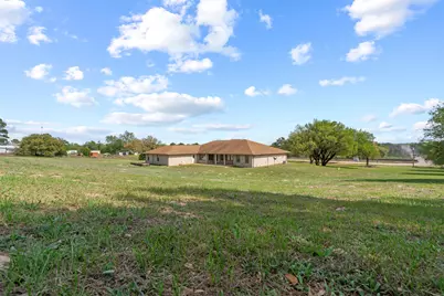 640 W F Avenue, Milano, TX 76556 - Photo 30