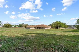 640 W F Ave, Milano, TX 76556 - Photo 30