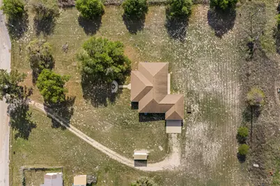 640 W F Avenue, Milano, TX 76556 - Photo 4