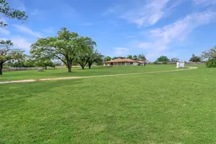 640 W F Ave, Milano, TX 76556 - Photo 2