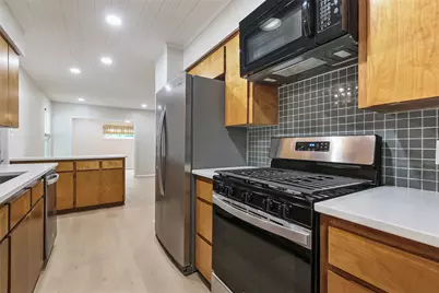 3112 Crosscreek Drive, Austin, TX 78757 - Photo 6