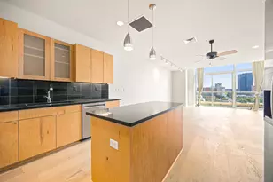 555 E 5th St, Austin, TX 78701 - Photo 16