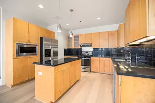 555 E 5th St, Austin, TX 78701 - Photo 12