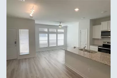 605 W South Street, Leander, TX 78641 - Photo 2