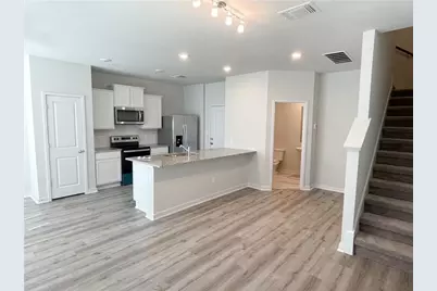 605 W South Street, Leander, TX 78641 - Photo 4