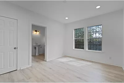 2703 E Cesar Chavez Street, Austin, TX 78702 - Photo 14