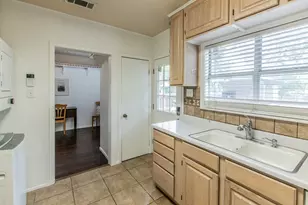 1107 Vargas Rd, Austin, TX 78741 - Photo 4