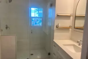 2924 E 13th St, Austin, TX 78702 - Photo 16