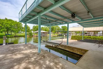 521 E Briarway Drive, Meadowlakes, TX 78654 - Photo 10