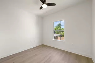 5408 Downs Dr, Austin, TX 78721 - Photo 12