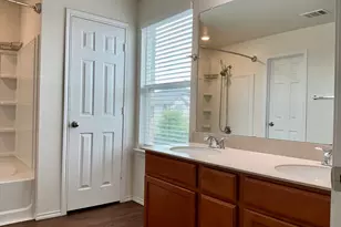 2950 E Old Settlers Blvd, Round Rock, TX 78665 - Photo 14