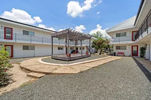 1313 E 52nd St, Austin, TX 78723 - Photo 10