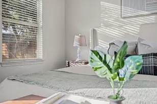 13600 Hymeadow Cir, Austin, TX 78729 - Photo 20