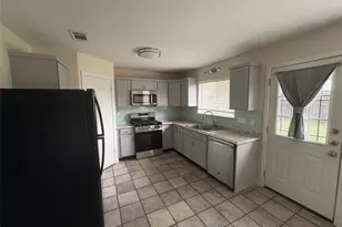 3800 Tattershall Ln, Austin, TX 78727 - Photo 8