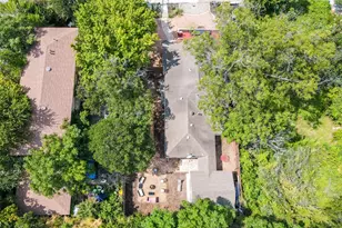 308 E 32nd St, Austin, TX 78705 - Photo 36