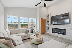 104 Kahalulu Dr, Bastrop, TX 78602 - Photo 4