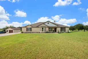 111 Lookout Cir, Hutto, TX 78634 - Photo 2