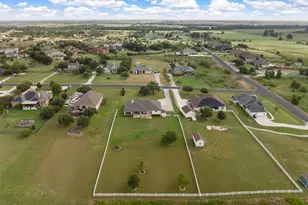 111 Lookout Cir, Hutto, TX 78634 - Photo 32
