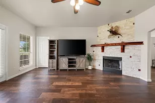 111 Lookout Cir, Hutto, TX 78634 - Photo 8