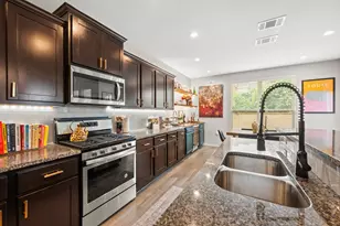 9324 Hunter Ln, Austin, TX 78748 - Photo 10
