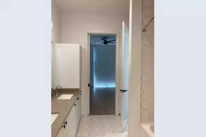 800 Embassy Drive #326, Austin, TX 78702 - Photo 12