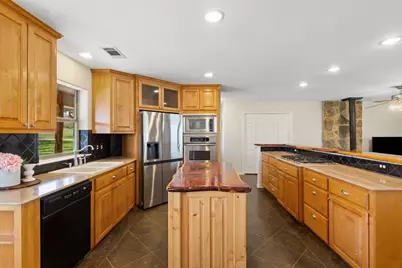 434 W Turner Court, Johnson City, TX 78636 - Photo 8