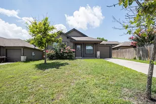 100 Azurite Dr, Jarrell, TX 76537 - Photo 2