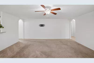 107 Millers Loop, Jarrell, TX 76537 - Photo 16