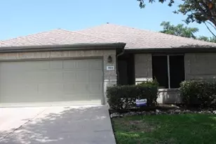 8104 Hawick Dr, Round Rock, TX 78681 - Photo 2