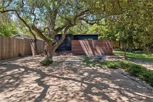 503 E Live Oak St, Austin, TX 78704 - Photo 4