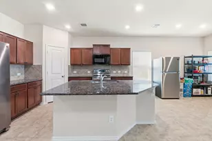 320 Druse Ln, Jarrell, TX 76537 - Photo 16