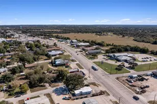 1916 W Cameron Ave, Rockdale, TX 76567 - Photo 30