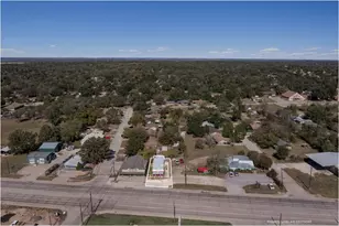 1916 W Cameron Ave, Rockdale, TX 76567 - Photo 2