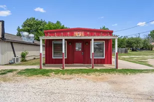 1916 W Cameron Ave, Rockdale, TX 76567 - Photo 1