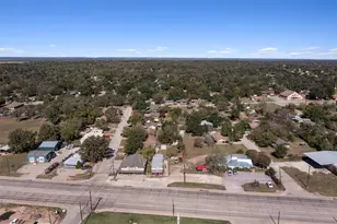 1916 W Cameron Ave, Rockdale, TX 76567 - Photo 4