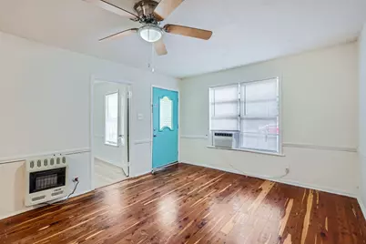 316 Plum Street, Lockhart, TX 78644 - Photo 4