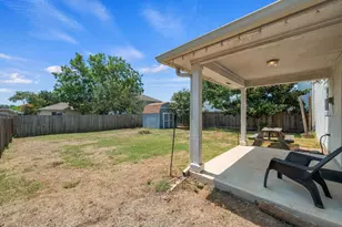 404 Country Estates Dr, Hutto, TX 78634 - Photo 26