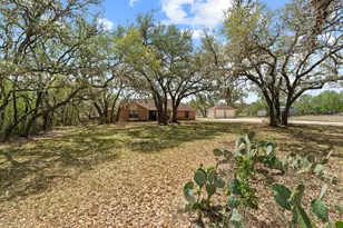 111 Clydesdale Dr, San Marcos, TX 78666 - Photo 2