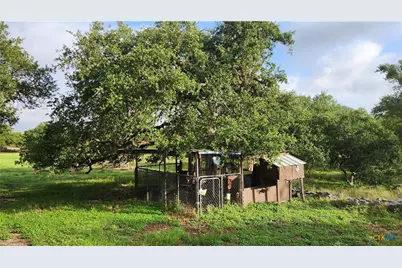 120 Pioneer Trail, San Marcos, TX 78666 - Photo 12