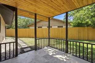 2004 Teakwood Dr, Austin, TX 78757 - Photo 24