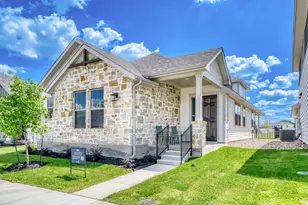 122 International St, Buda, TX 78610 - Photo 2