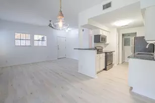 210 Oak Bay St, Rockport, TX 78382 - Photo 8