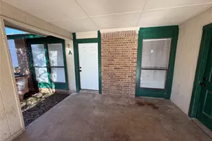 4702 Rocking Chair Rd, Austin, TX 78744 - Photo 2