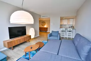 1800 Lavaca St, Austin, TX 78701 - Photo 2