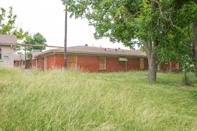 111 S 33rd Street S, Temple, TX 76504 - Photo 4