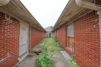 111 S 33rd Street S, Temple, TX 76504 - Photo 8