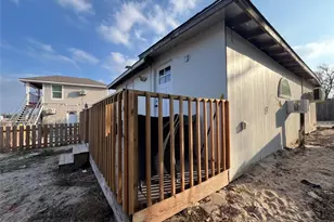 130 Los Arcos Rd, Elgin, TX 78621 - Photo 36